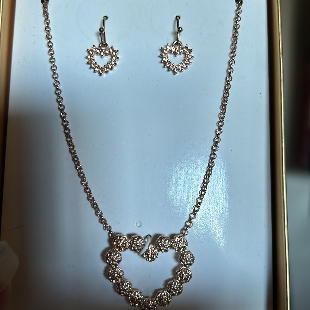 NEW inbox rose, gold heart, necklace, and dangle, mini heart earrings